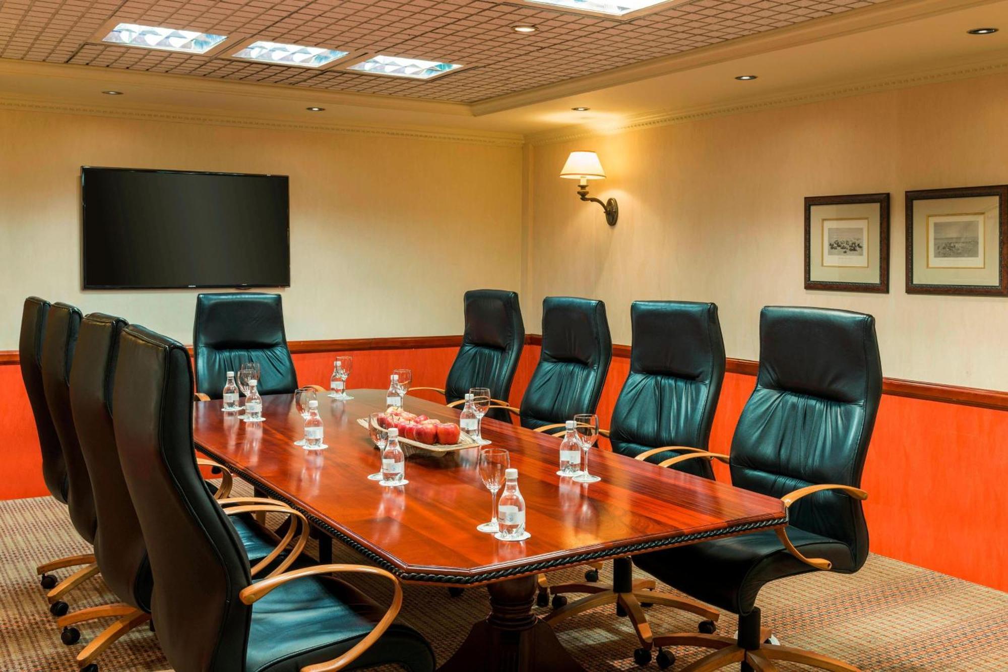 Ct Hotel Pretoria Exterior photo Boardroom at the Hilton London Heathrow