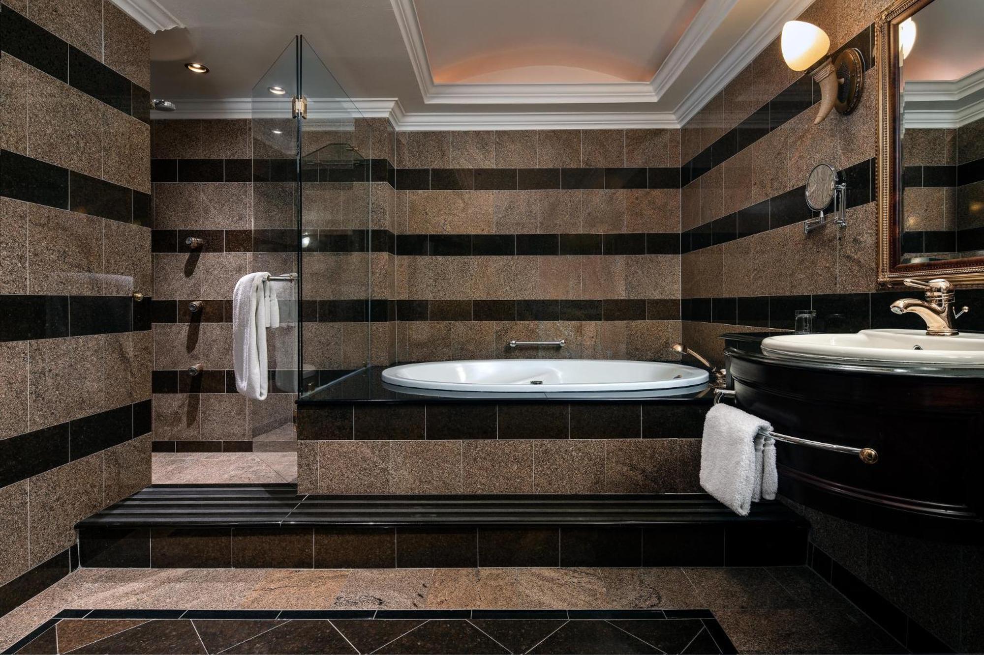 Ct Hotel Pretoria Exterior photo Bathroom