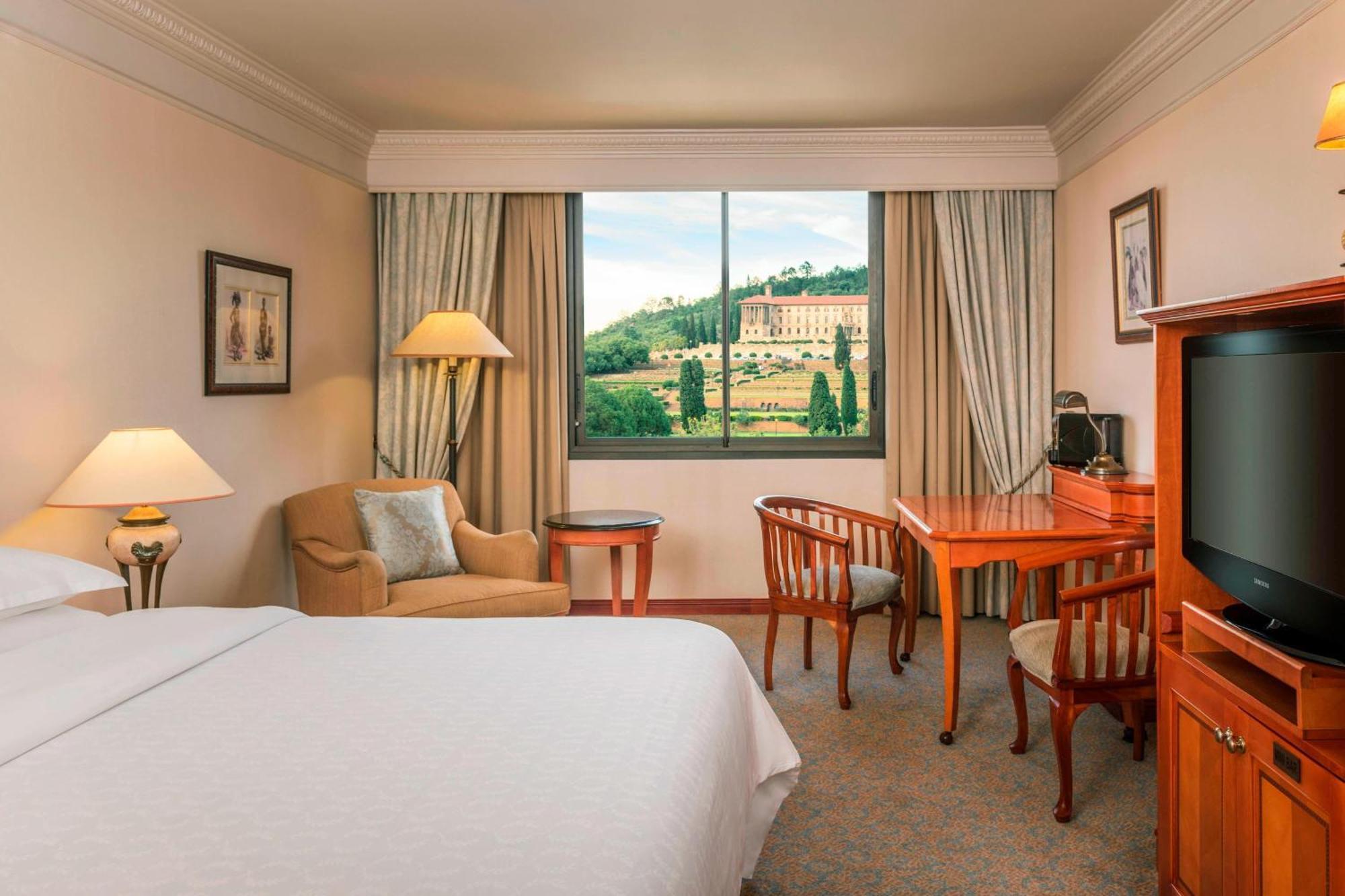 Ct Hotel Pretoria Exterior photo Deluxe room