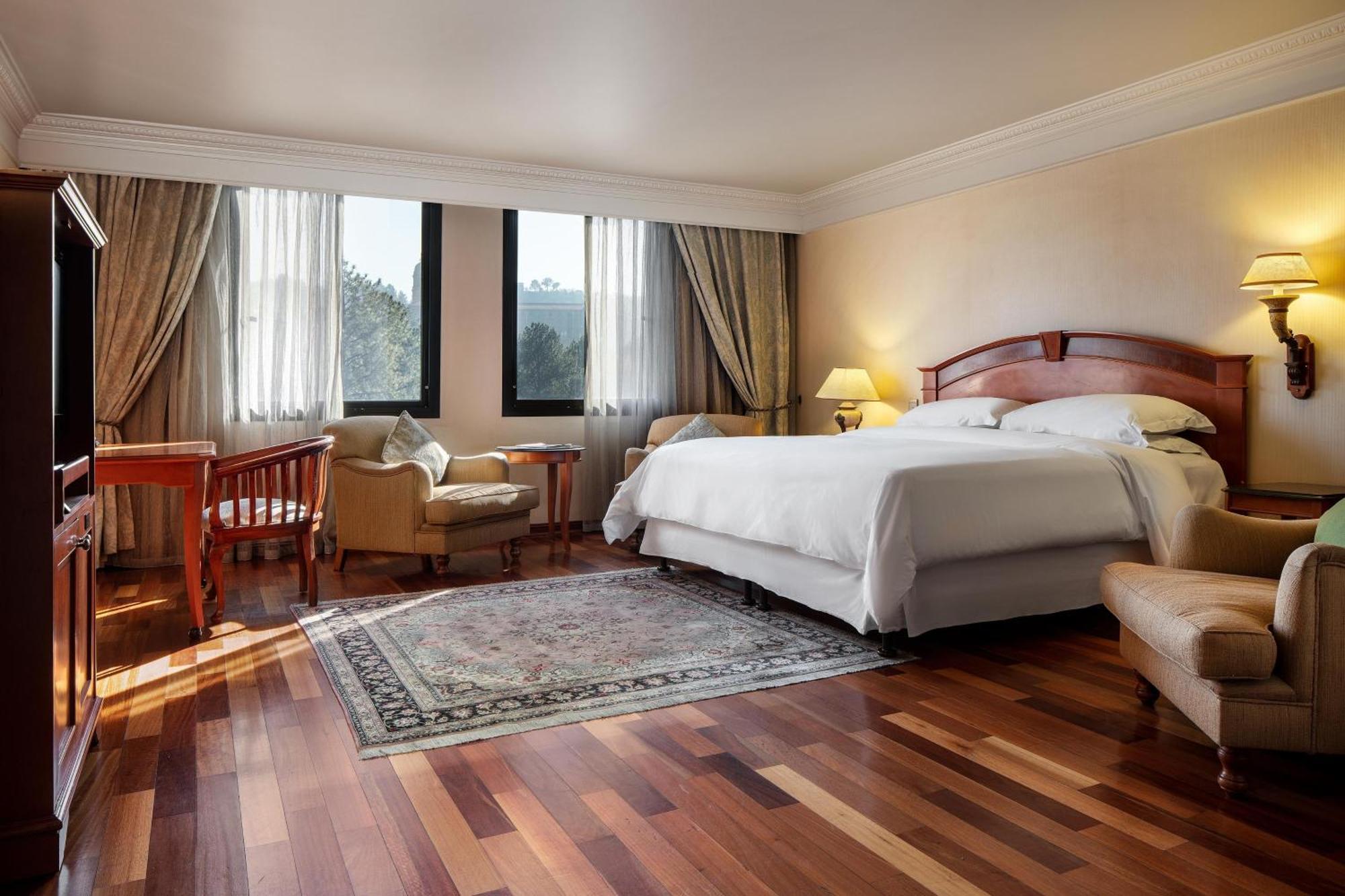 Ct Hotel Pretoria Exterior photo Deluxe Room